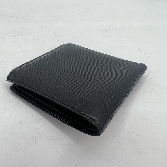 Louis Vuitton Epi bifold wallet - Picture 11 of 12